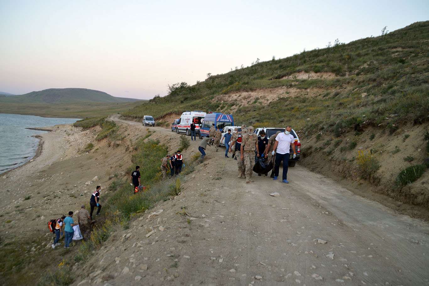 Ağrı Yazıcı Barajı'nda bir erkek cesedi bulundu Ağrı Yazıcı Barajı'nda bir erkek cesedi bulundu